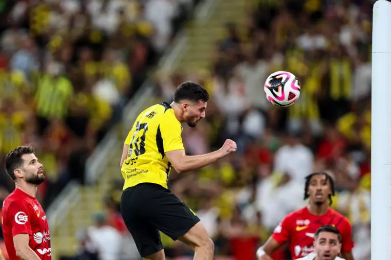 اتحاد جدة يتوج بلقب كأس الملك بقيادة بنزيما وعوار (شاهد الفيديو) اتحاد جدة يتوج بلقب كأس الملك بقيادة بنزيما وعوار (شاهد الفيديو)