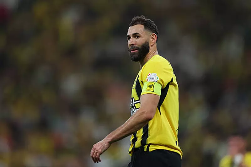 تقارير: الاتحاد يرفض عرض إعارة بنزيما إلى الهلال في خطوة حاسمة تقارير: الاتحاد يرفض عرض إعارة بنزيما إلى الهلال في خطوة حاسمة