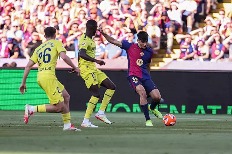في ليلة الاحتفال بالدوري: برشلونة يتعرض لهزيمة غير متوقعة أمام فياريال في دوري الأبطال في ليلة الاحتفال بالدوري: برشلونة يتعرض لهزيمة غير متوقعة أمام فياريال في دوري الأبطال