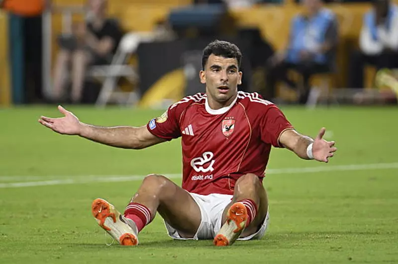حازم إمام: زيزو لم يتواصل معي بعد انضمامه للأهلي، وأعرب عن أمنيتي في استمرار عبد المجيد مع الزمالك حازم إمام: زيزو لم يتواصل معي بعد انضمامه للأهلي، وأعرب عن أمنيتي في استمرار عبد المجيد مع الزمالك