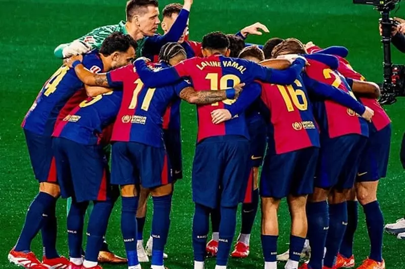 برشلونة على أعتاب إنهاء حقبة تير شتيجن.. وفليك يتأهب لحسم الأمور خلال فترة التحضيرات برشلونة على أعتاب إنهاء حقبة تير شتيجن.. وفليك يتأهب لحسم الأمور خلال فترة التحضيرات