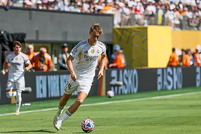 صدمة لريال مدريد: بطاقة حمراء تعيق هويسن عن المشاركة في نصف نهائي كأس العالم للأندية صدمة لريال مدريد: بطاقة حمراء تعيق هويسن عن المشاركة في نصف نهائي كأس العالم للأندية