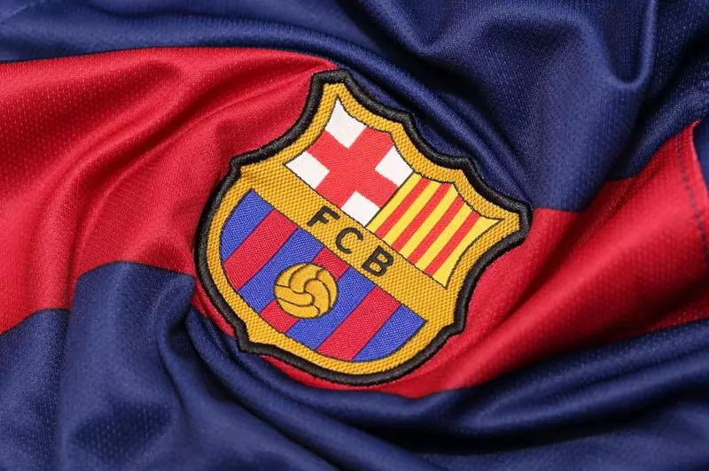 عقوبات جديدة: الاتحاد الأوروبي يفرض penalties على تشيلسي وبرشلونة بسبب انتهاكات قواعد اللعب المالي النظيف عقوبات جديدة: الاتحاد الأوروبي يفرض penalties على تشيلسي وبرشلونة بسبب انتهاكات قواعد اللعب المالي النظيف
