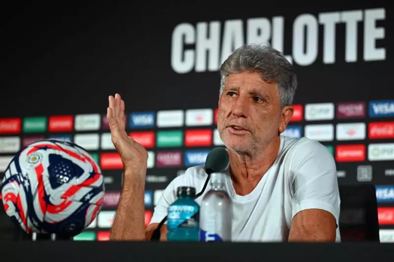 مدرب فلومينينسي: نرفض التهاون أمام الهلال مثلما حدث مع السيتي، وطلبت عدم إراحتهم حتى لدقيقة واحدة مدرب فلومينينسي: نرفض التهاون أمام الهلال مثلما حدث مع السيتي، وطلبت عدم إراحتهم حتى لدقيقة واحدة