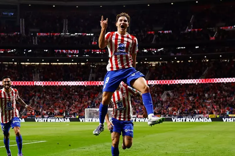 أتلتيكو مدريد يحدد قيمة بيع ألفاريز إلى برشلونة أتلتيكو مدريد يحدد قيمة بيع ألفاريز إلى برشلونة